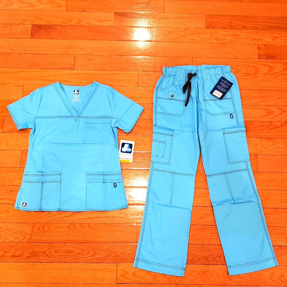 Adar: Nurses Scrub Set.